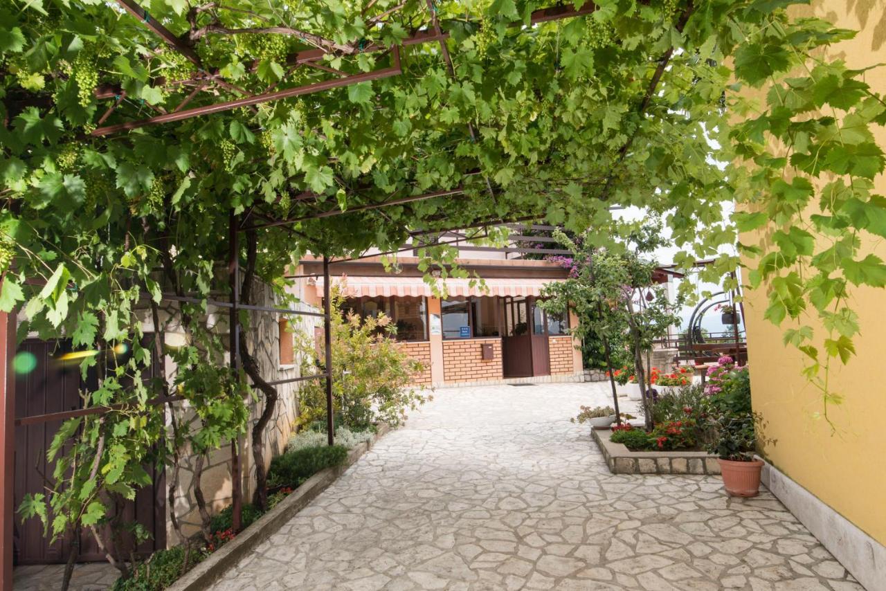 Apartment Alba Medveja Exterior photo